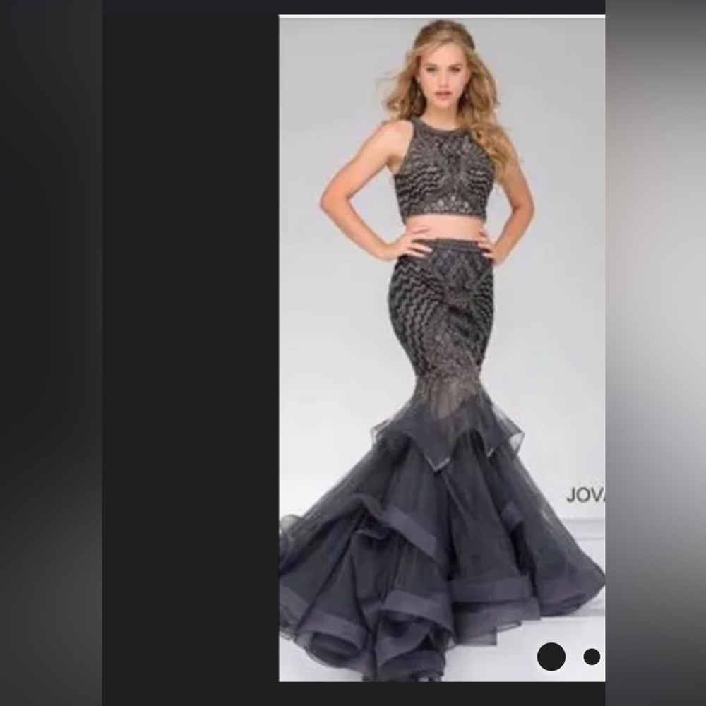 My silver black and different gem stones absolutely stunning and gorgeous.